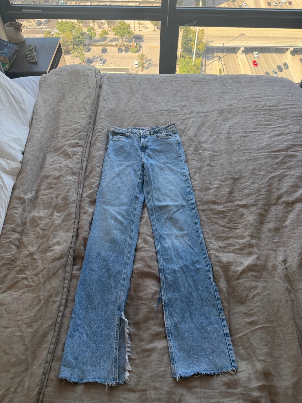 Zara Women’s Light Blue Split-Hem Straight Jeans